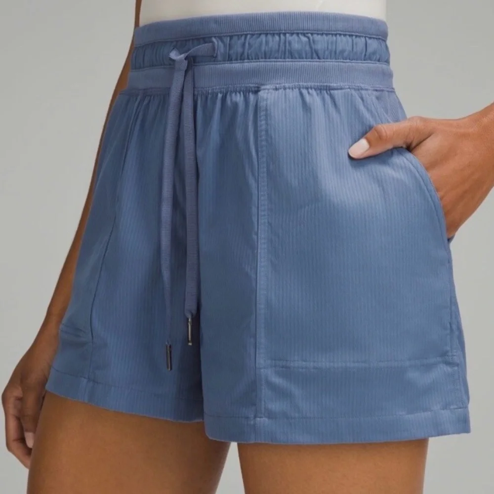 Lululemon Dance Studio High Rise 3.5” Shorts